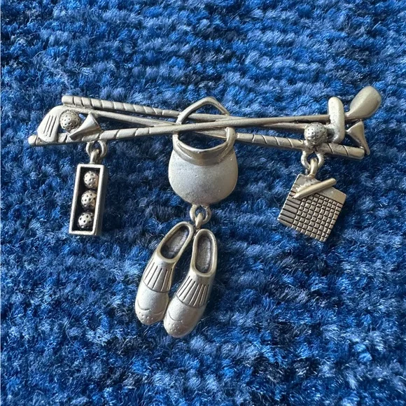 Vintage Danecraft Stamped Golf Goldtone Brooch - Picture 1 of 5